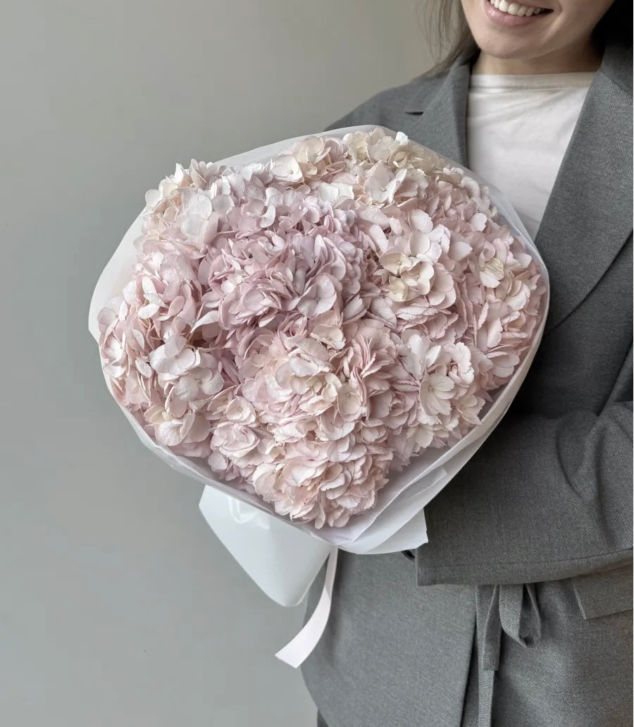 Bouquet of 10 pink hydrangeas| Women’s Day Flower Bouquet