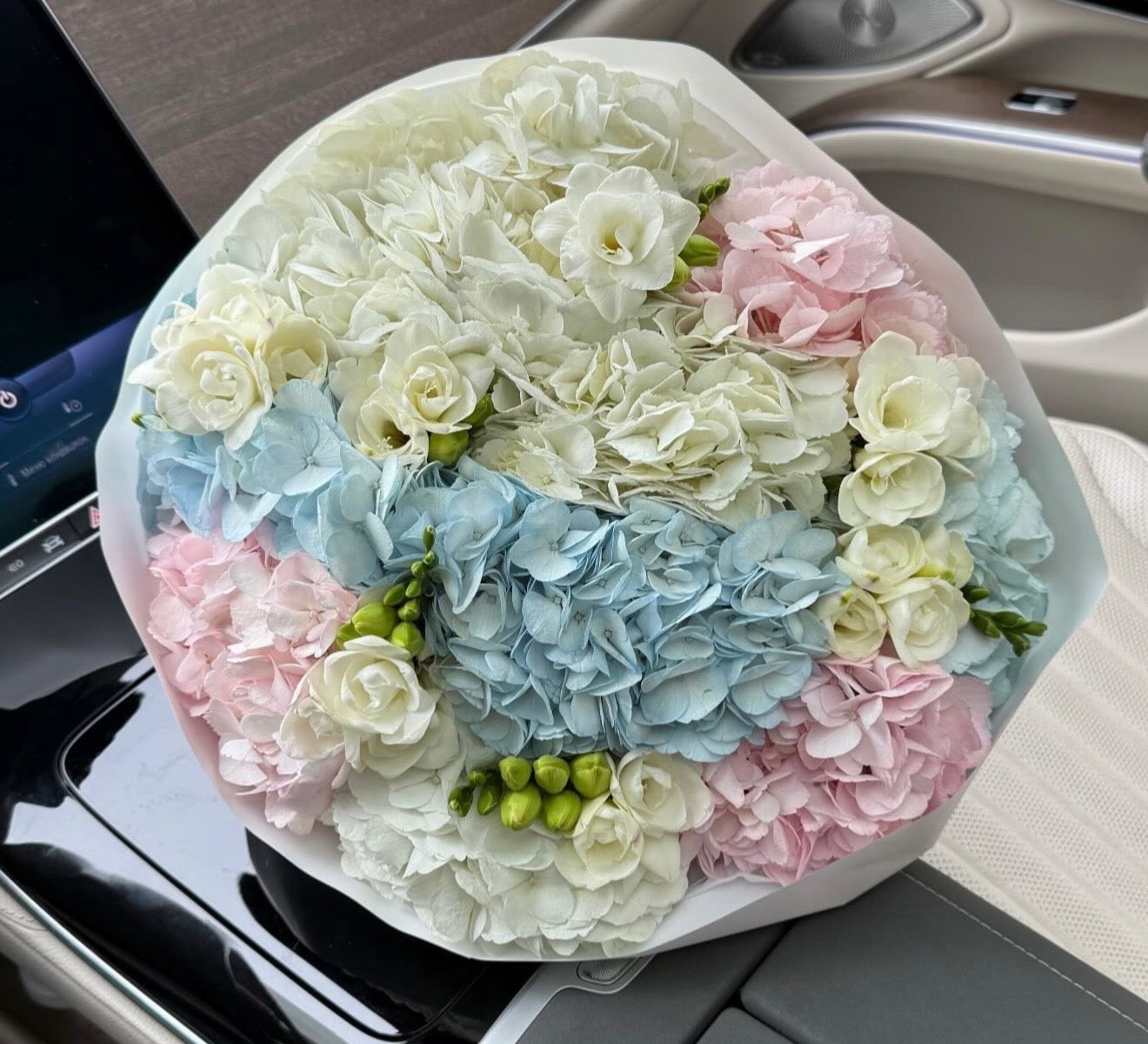 Elegant Designer Bouquet
