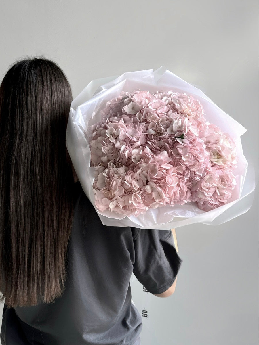 Bouquet of 15 pink hydrangeas| Women’s Day Flower Bouquet