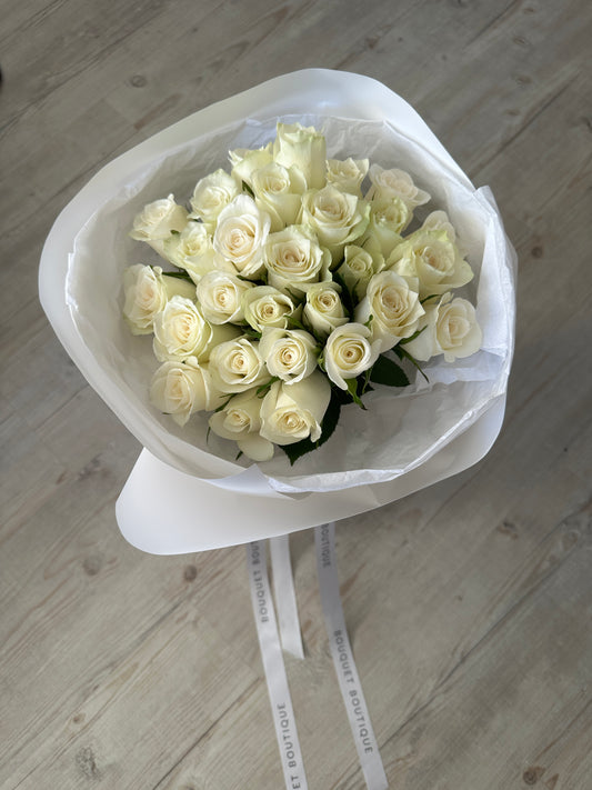 Bouquet of 24 white roses (in white packaging)