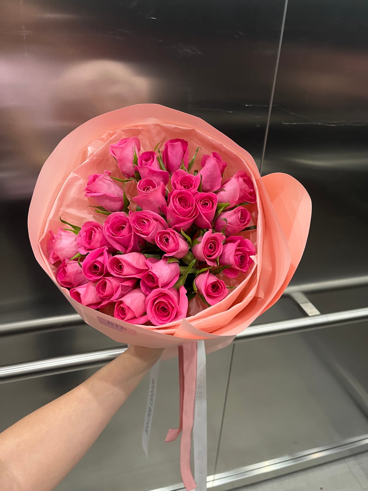 Bouquet of 24 pink roses | SAME-DAY LOCAL DELIVERY 🚚🌸