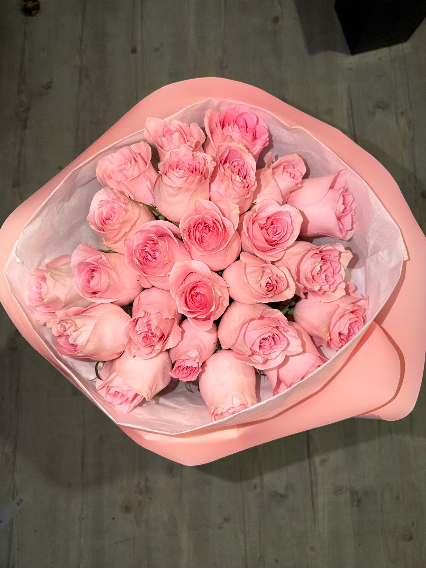 Luxury bouquet of pink roses (60cm roses - from Colombia)