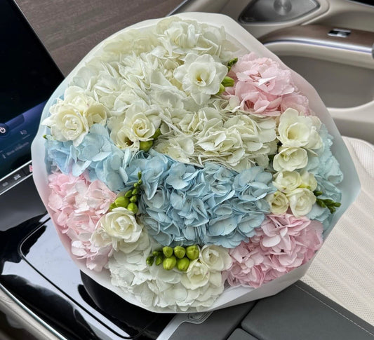 Elegant Designer Bouquet