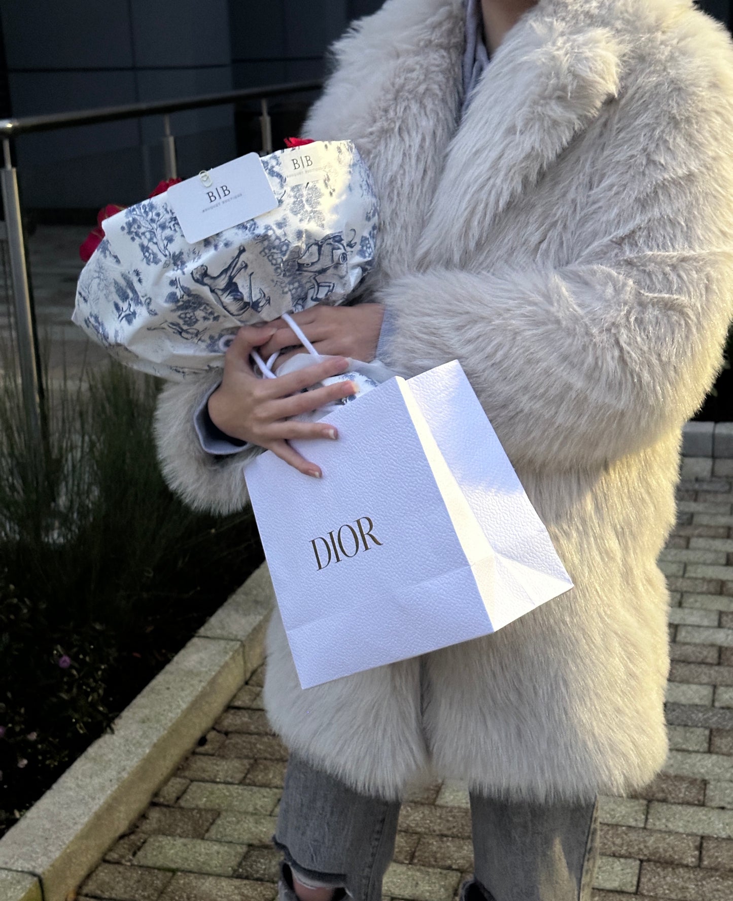 Parisian-style bouquet of 50 red roses