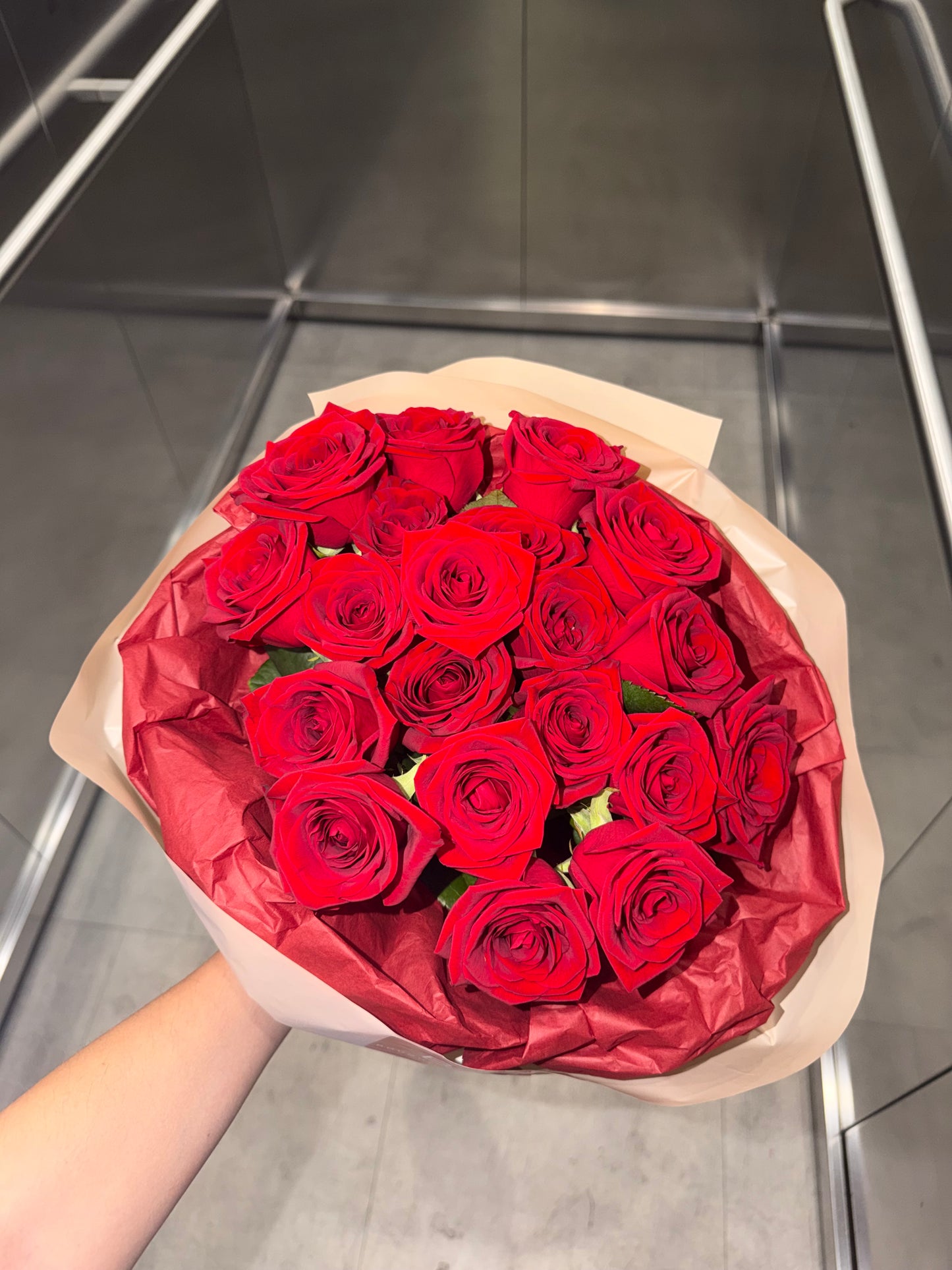 «Velvet Passion» – 20 Luxury Naomi Red Roses | LAST ONE | Ready for pickup