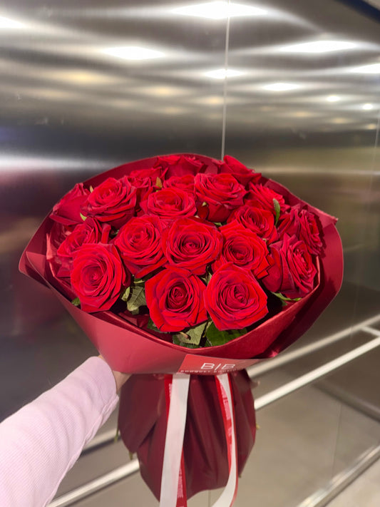 «Passion» – 20 Red Naomi Rose Bouquet | LAST ONE | Ready for pickup/delivery now 🚚