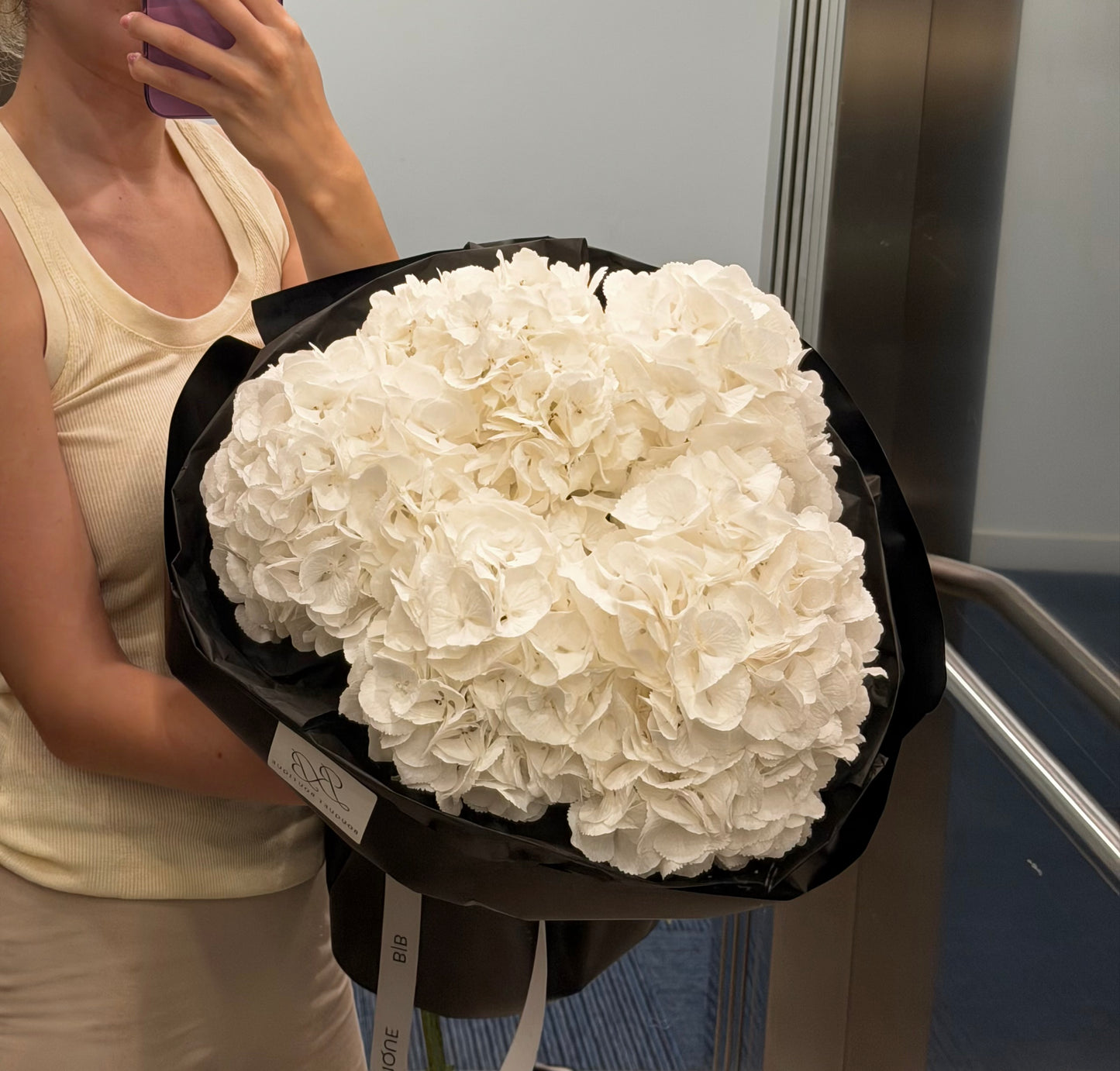 Timeless elegance – White Hydrangea Bouquet | LAST ONE | Ready for pickup/delivery now 🚚