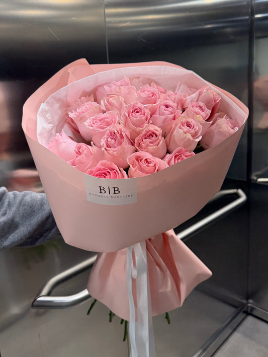 Luxury bouquet of pink roses (60cm roses - from Colombia)