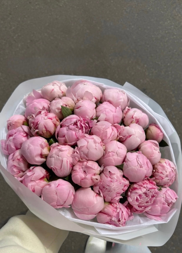 Pink peony bouquet in Manchester 
