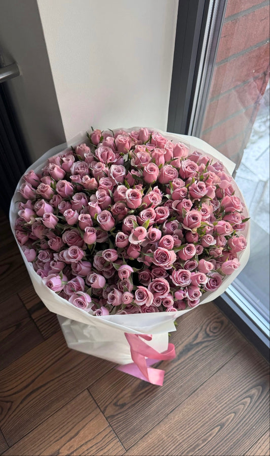 Lilac Spray Roses Bouquet (pre-order)