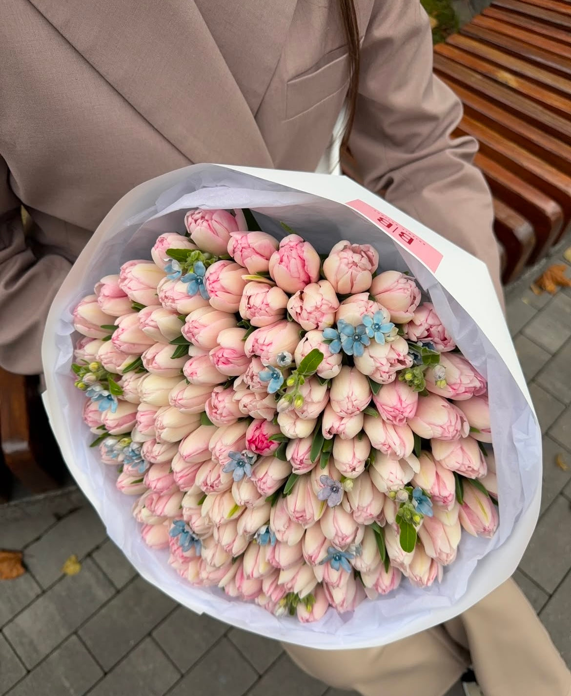 Bouquet of 80 soft pink tulips